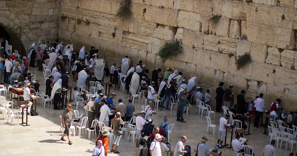 मंदिर का अवशेष — पश्चिमी दीवार